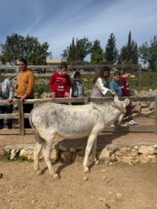 Schüler auf der Farm von Wahat al-Farah