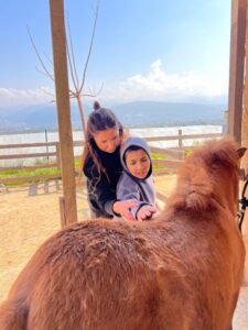 Schüler auf der Farm von Wahat al-Farah